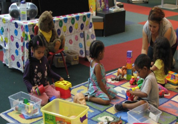 Brincar e media&ccedil;&atilde;o na escola